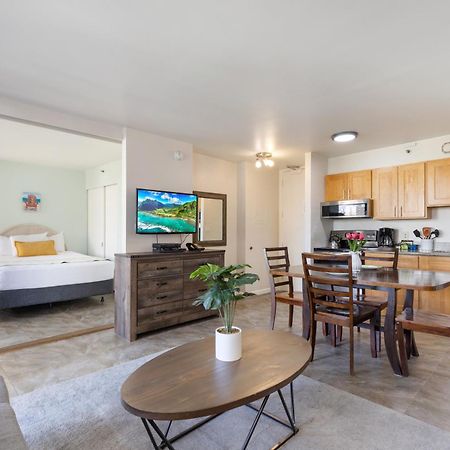 Light & Airy 8Th Floor Ocean View Condo With Lanai Condo 檀香山 外观 照片